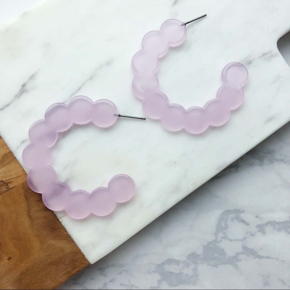 Sweet Resin Floral Wave Earrings in Purple - Picture 3 of 4